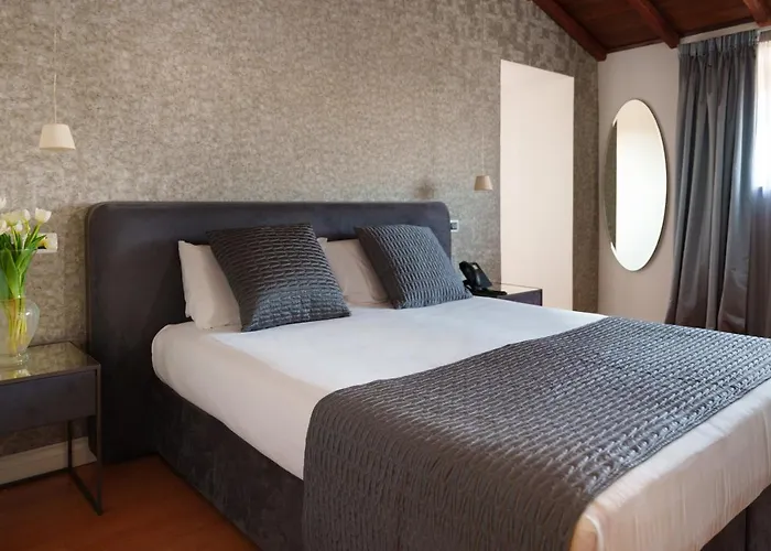 Otel The Place 217