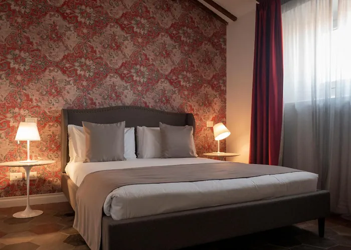 Otel The Place 217